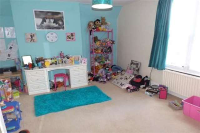  Image of 2 bedroom Flat to rent in Shakespeare Road Bedford MK40 at Bedford, MK40 2DX