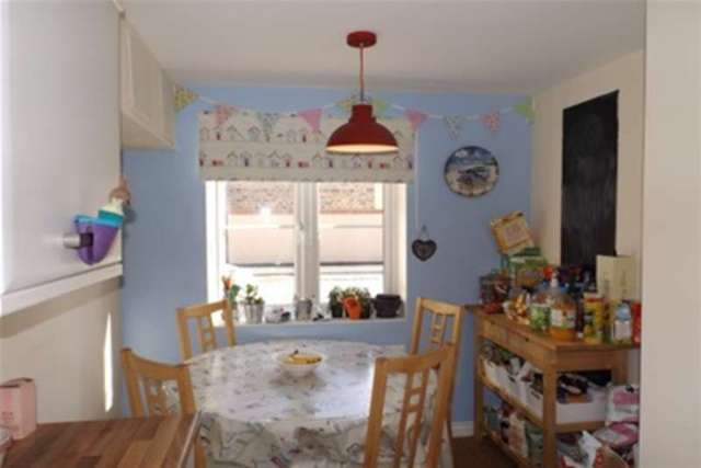  Image of 3 bedroom Semi-Detached house to rent in Sharpham Road Glastonbury BA6 at Glastonbury, BA6 9GB