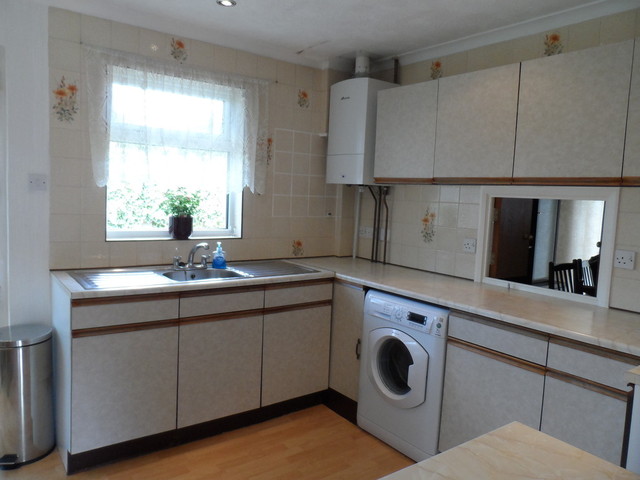  Image of 3 bedroom Detached house to rent in Shepcote Close Leeds LS16 at Shepcote Close Cookridge Leeds, LS16 6SB