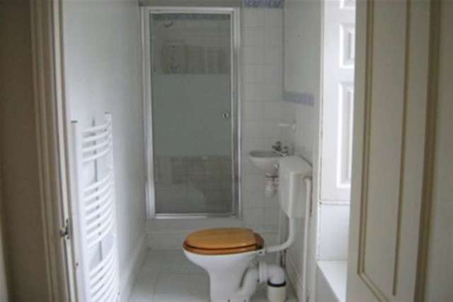  Image of 2 bedroom Flat to rent in Town Lane Shepton Mallet BA4 at Shepton Mallet, BA4 5LX