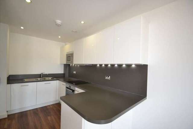 Image of 1 bedroom Apartment to rent in Westmount Close Worcester Park KT4 at Westmount Close The Hamptons Worcester Park, KT4 8FL