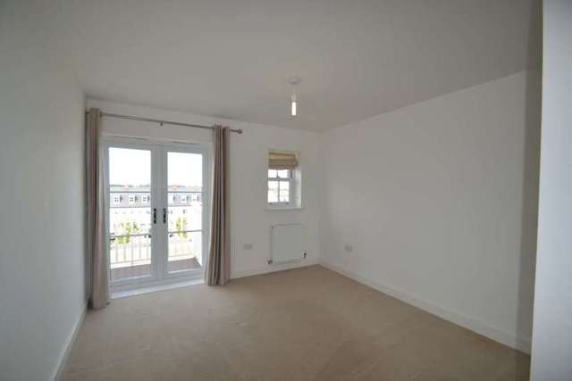  Image of 1 bedroom Apartment to rent in Westmount Close Worcester Park KT4 at Westmount Close The Hamptons Worcester Park, KT4 8FL
