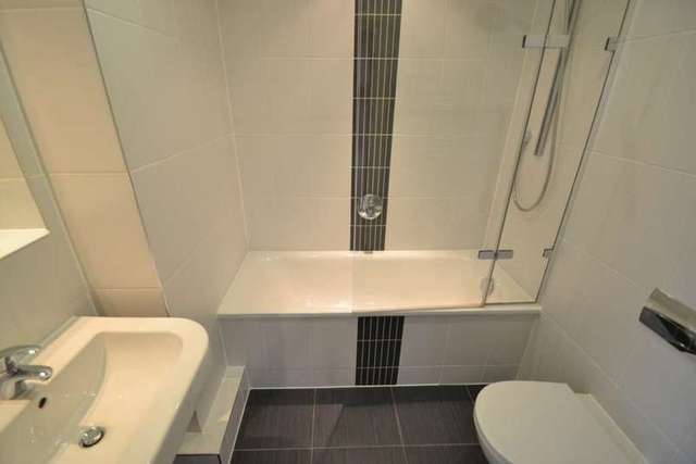  Image of 1 bedroom Apartment to rent in Westmount Close Worcester Park KT4 at Westmount Close The Hamptons Worcester Park, KT4 8FL