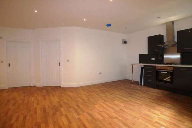  Image of 1 bedroom Mews to rent in Sheridan Road Belvedere DA17 at Sheridan Road  Belvedere, DA17 5AR