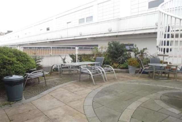  Image of 2 bedroom Flat to rent in Ingram Street Glasgow G1 at Glasgow, G1 1DW