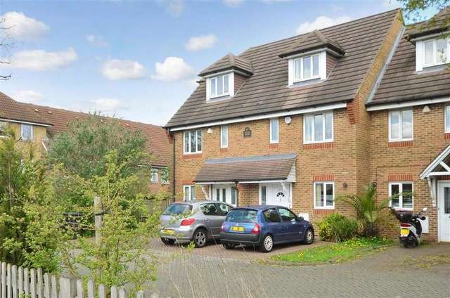  Image of 4 bedroom Terraced house for sale in Shirley Road Croydon CR0 at Shirley Croydon Croydon, CR0 7LQ