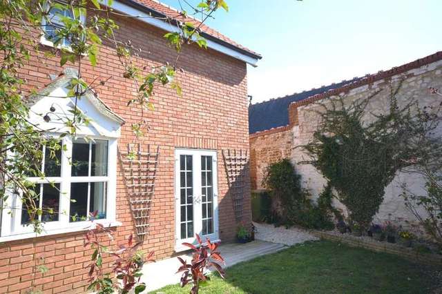  Image of 2 bedroom Cottage for sale in The Courtyard Snettisham King