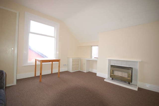  Image of 1 bedroom Flat to rent in South Promenade St. Annes Lytham St. Annes FY8 at Lytham St Annes Lancashire, FY8 1NP