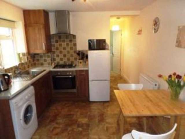  Image of 2 bedroom Maisonette for sale in Appleton Road Southampton SO18 at Southampton Hampshire Swaythling, SO18 1LA