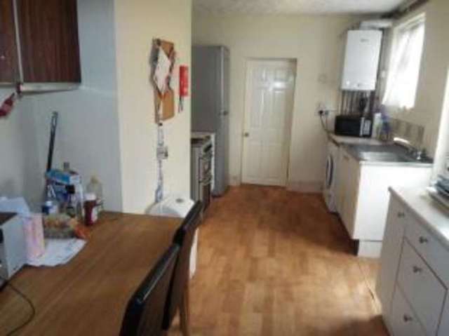  Image of 3 bedroom End of Terrace for sale in St. Denys Road Southampton SO17 at Southampton Hampshire Portswood, SO17 2JY
