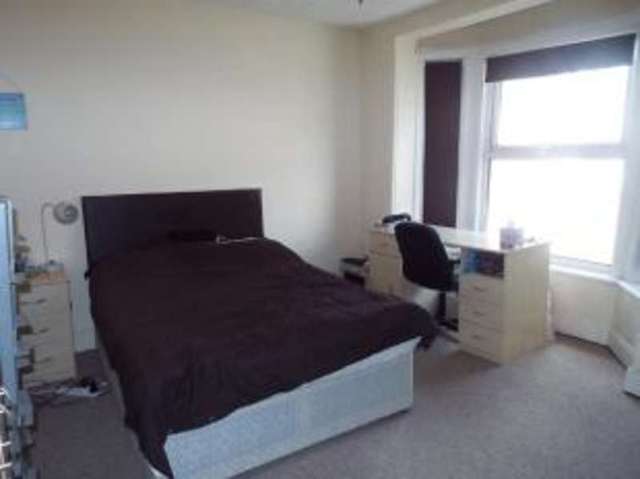  Image of 3 bedroom End of Terrace for sale in St. Denys Road Southampton SO17 at Southampton Hampshire Portswood, SO17 2JY