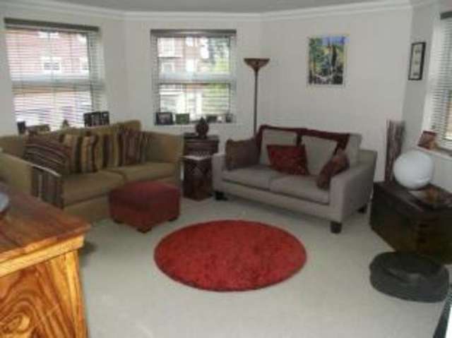  Image of 2 bedroom Flat for sale in Rollesbrook Gardens Shirley Southampton SO15 at Southampton Hampshire Shirley, SO15 5WB