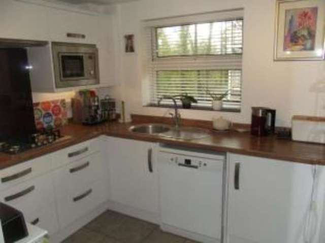  Image of 2 bedroom Flat for sale in Rollesbrook Gardens Shirley Southampton SO15 at Southampton Hampshire Shirley, SO15 5WB