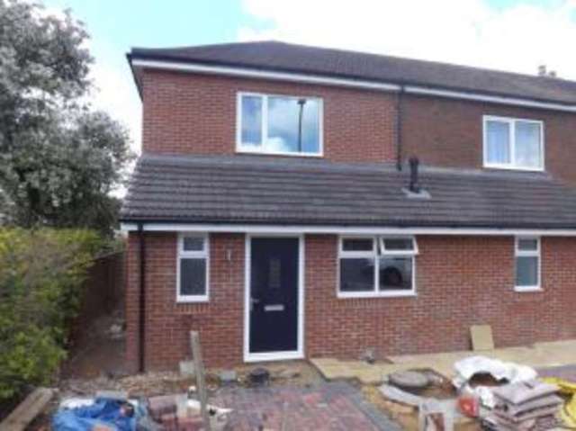  Image of 2 bedroom End of Terrace for sale in Oakley Road Southampton SO16 at Southampton Hampshire Coxford, SO16 4NW