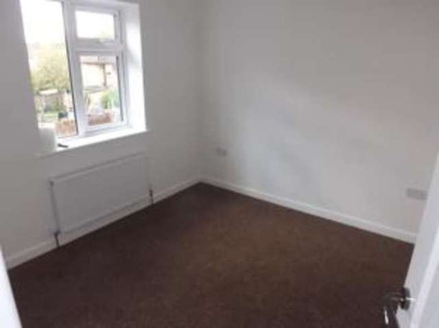  Image of 2 bedroom End of Terrace for sale in Oakley Road Southampton SO16 at Southampton Hampshire Coxford, SO16 4NW