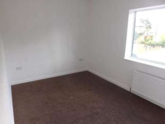  Image of 2 bedroom End of Terrace for sale in Oakley Road Southampton SO16 at Southampton Hampshire Coxford, SO16 4NW