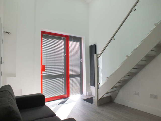  Image of 1 bedroom Flat to rent in The Dell Reading RG1 at South Street Reading Reading, RG1 4JT