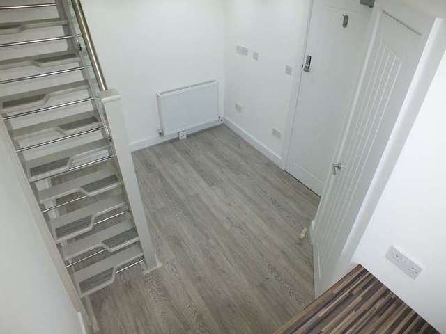  Image of 1 bedroom Flat to rent in The Dell Reading RG1 at South Street Reading Reading, RG1 4JT