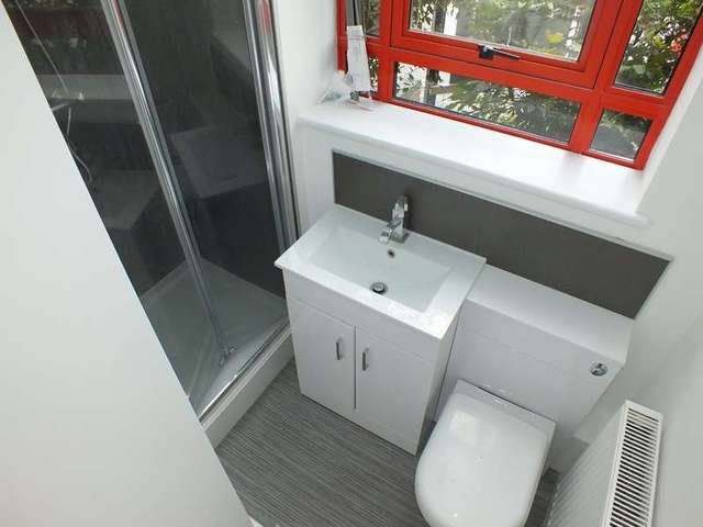  Image of 1 bedroom Flat to rent in The Dell Reading RG1 at South Street Reading Reading, RG1 4JT