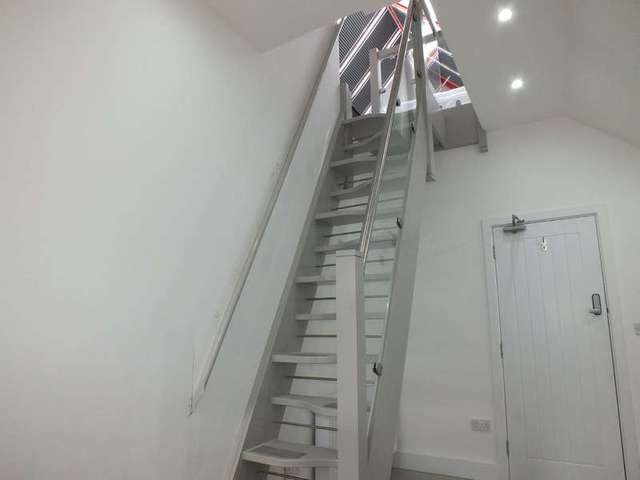  Image of 1 bedroom Flat to rent in The Dell Reading RG1 at South Street Reading Reading, RG1 4JT