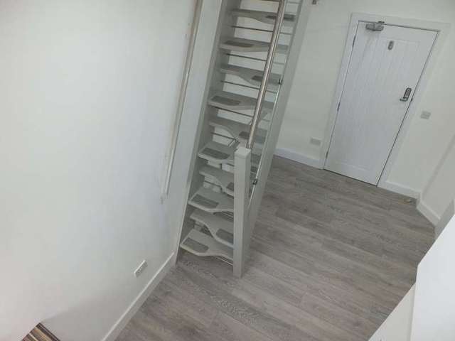  Image of 1 bedroom Flat to rent in The Dell Reading RG1 at South Street Reading Reading, RG1 4JT