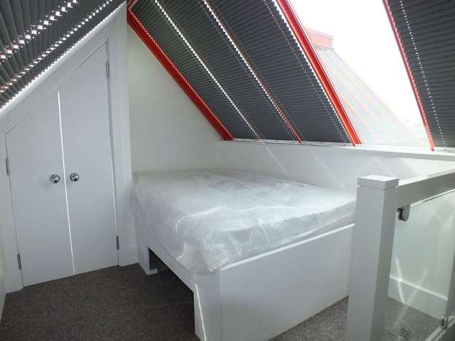  Image of 1 bedroom Flat to rent in The Dell Reading RG1 at South Street Reading Reading, RG1 4JT