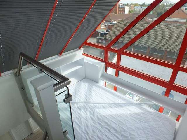  Image of 1 bedroom Flat to rent in The Dell Reading RG1 at South Street Reading Reading, RG1 4JT