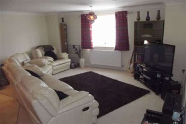  Image of 2 bedroom Flat to rent in Southwood Road Hayling Island PO11 at Hayling Island, PO11 9PZ