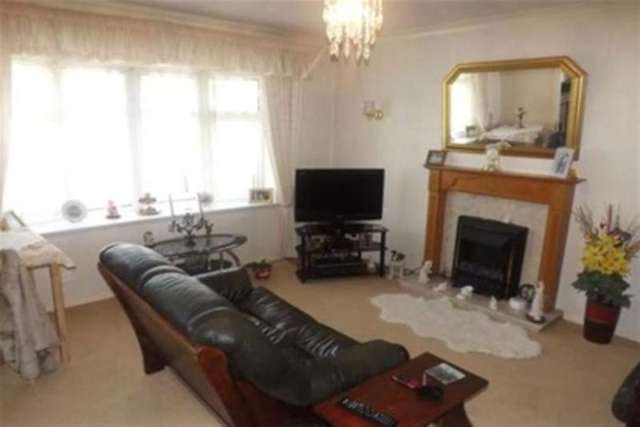  Image of 1 bedroom Flat to rent in Warstones Road Penn Wolverhampton WV4 at Wolverhampton, WV4 4LE