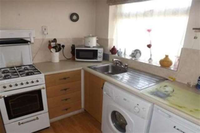  Image of 1 bedroom Flat to rent in Warstones Road Penn Wolverhampton WV4 at Wolverhampton, WV4 4LE
