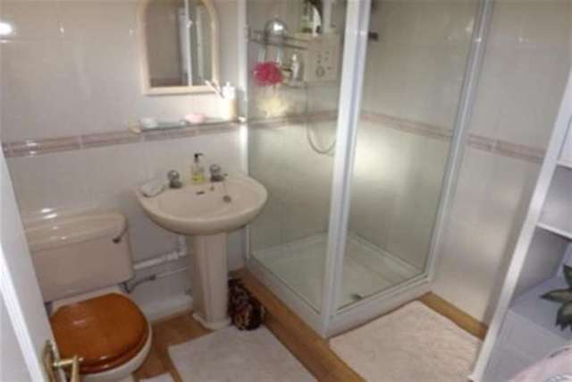 Image of 1 bedroom Flat to rent in Warstones Road Penn Wolverhampton WV4 at Wolverhampton, WV4 4LE