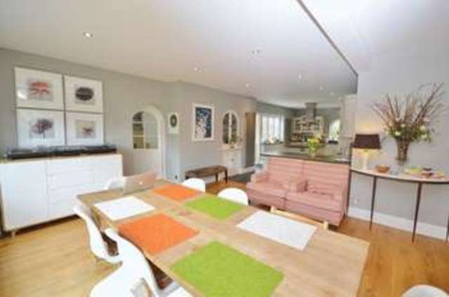  Image of 4 bedroom Detached house to rent in Square Drive Haslemere GU27 at Square Drive  Haslemere, GU27 3LW
