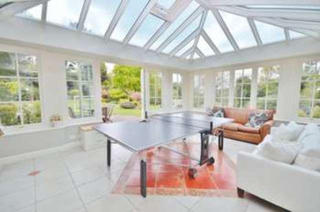  Image of 4 bedroom Detached house to rent in Square Drive Haslemere GU27 at Square Drive  Haslemere, GU27 3LW