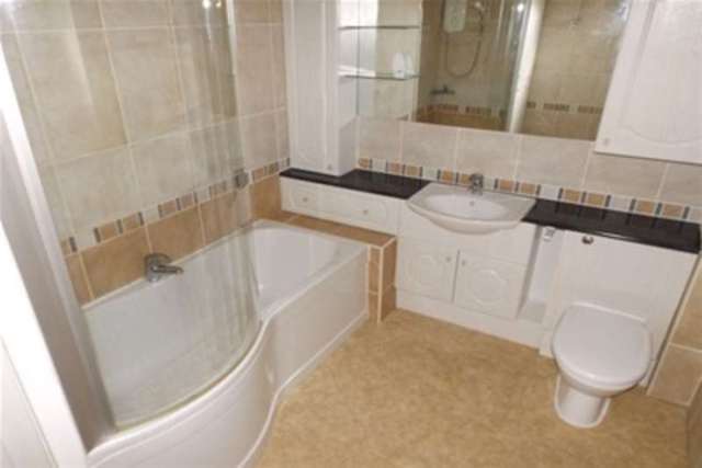  Image of 2 bedroom Flat to rent in St. Annes Road East St. Annes Lytham St. Annes FY8 at Lytham St. Annes, FY8 3HQ