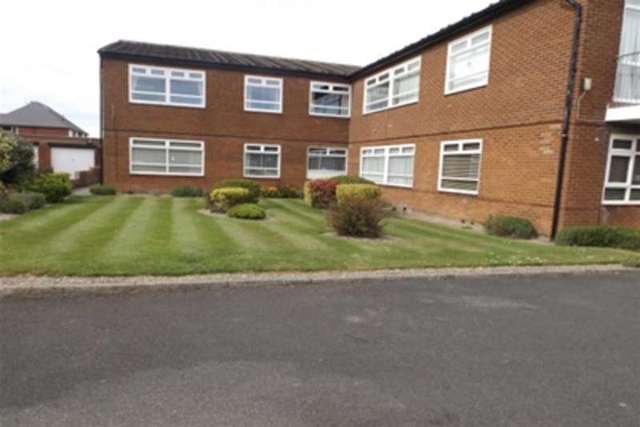  Image of 2 bedroom Flat to rent in St. Annes Road East St. Annes Lytham St. Annes FY8 at Lytham St. Annes, FY8 3HQ