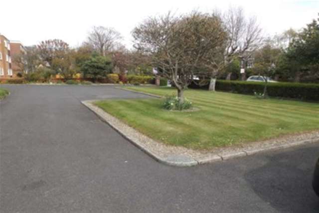  Image of 2 bedroom Flat to rent in St. Annes Road East St. Annes Lytham St. Annes FY8 at Lytham St. Annes, FY8 3HQ
