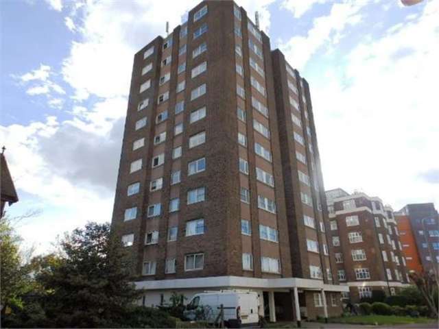  Image of 2 bedroom Apartment for sale in Broadway West Leigh-on-Sea SS9 at St Clements Court East Leigh on sea Leigh-on-Sea, SS9 2BS