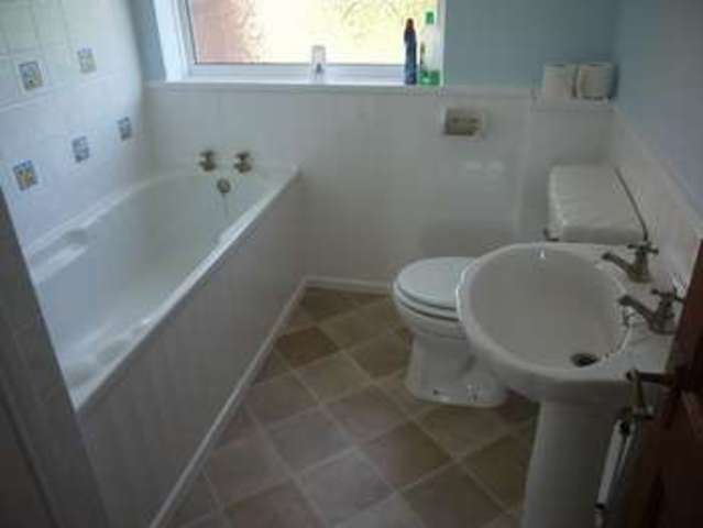  Image of 3 bedroom Semi-Detached house to rent in St. Dunstans Close Glastonbury BA6 at St Dunstans Close  Glastonbury, BA6 9AR