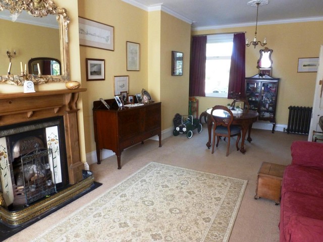  Image of 4 bedroom Detached house to rent in St. Floras Road Littlehampton BN17 at Littlehampton, BN17 6BH