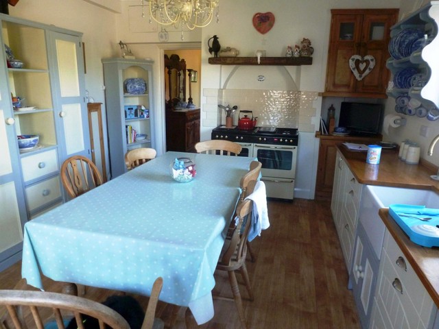  Image of 4 bedroom Detached house to rent in St. Floras Road Littlehampton BN17 at Littlehampton, BN17 6BH