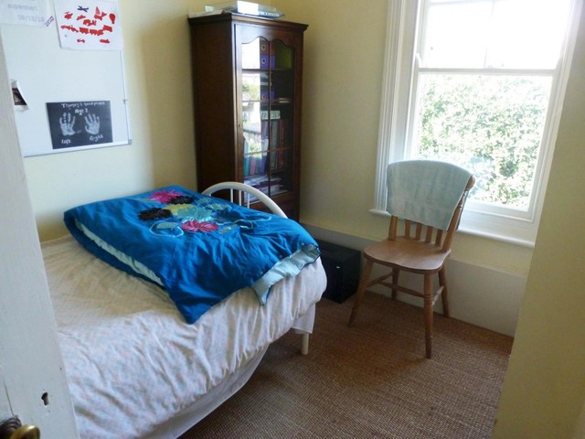  Image of 4 bedroom Detached house to rent in St. Floras Road Littlehampton BN17 at Littlehampton, BN17 6BH