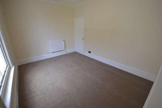  Image of 1 bedroom Flat to rent in St. Helens Road Hastings TN34 at 63 St Helens Road  Hastings, TN34 2LN