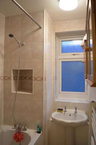  Image of 2 bedroom Flat to rent in Queens Drive London N4 at St. Johns Court Queens Drive London, N4 2BD