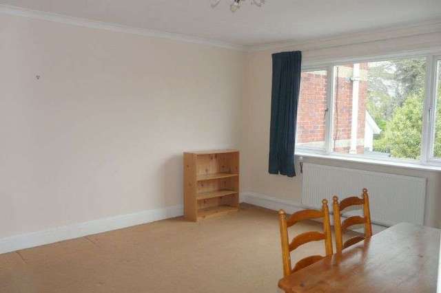 Image of 1 bedroom Flat to rent in Mount Radford Crescent Exeter EX2 at St Leonards  Exeter, EX2 4ER