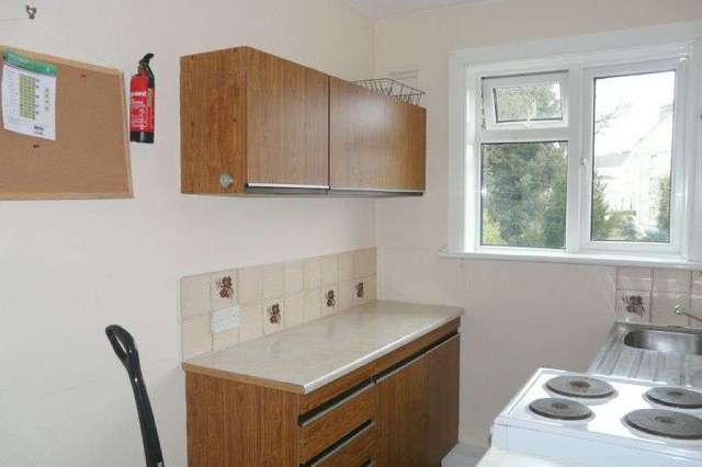  Image of 1 bedroom Flat to rent in Mount Radford Crescent Exeter EX2 at St Leonards  Exeter, EX2 4ER