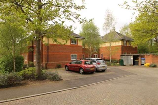  Image of 2 bedroom Flat to rent in St. Marys Way Guildford GU2 at Guildford, GU2 8NJ