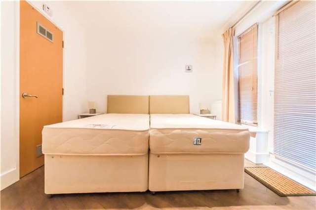  Image of 3 bedroom Apartment for sale in St. Matthews Gardens Cambridge CB1 at Cambridge, CB1 2PT