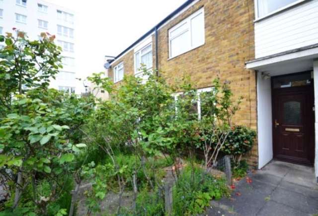  Image of 4 bedroom Terraced house to rent in St. Matthew