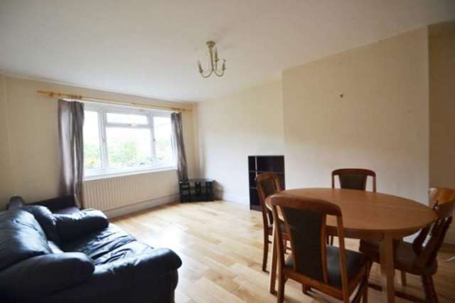 Image of 4 bedroom Terraced house to rent in St. Matthew