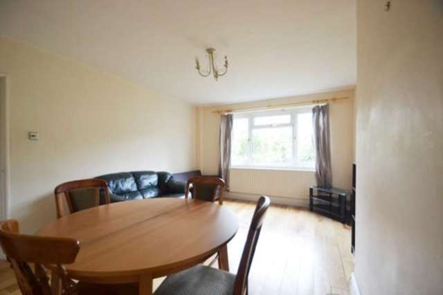  Image of 4 bedroom Terraced house to rent in St. Matthew